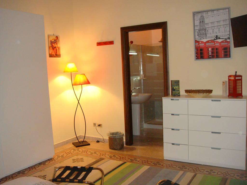 A Canzuncella 2* Naples